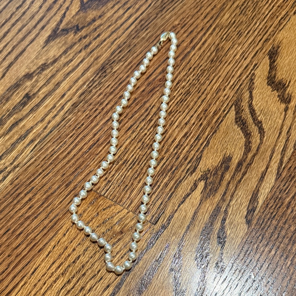 Elegant Pearl Necklace